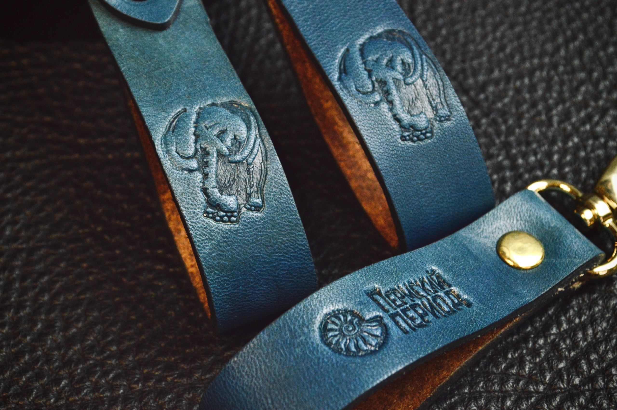 Мастер-класс по изготовлению брелока-подвеса с карабином "Ермак"